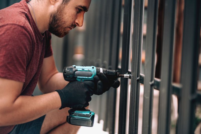 Metal Fence Construction in Pearland, TX